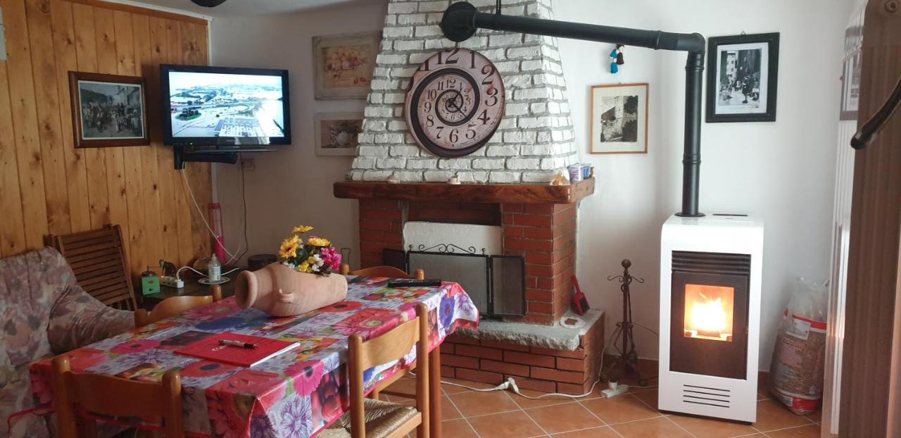 Casa Vacanze Mingos Lodio Di La Carpineta Exterior foto